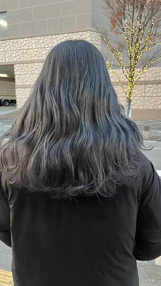 カラー こまつばらみお/レイ ヤー/ダブルカラーのヘアスタイル