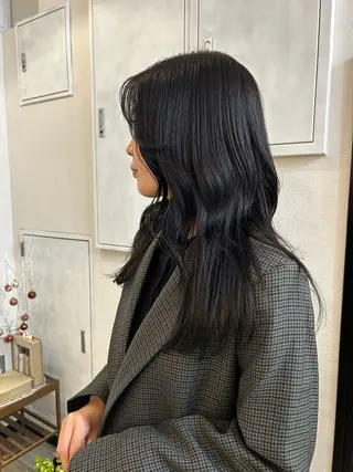 ミディアム Yui. ハイトーン/パーマ/のヘアスタイル