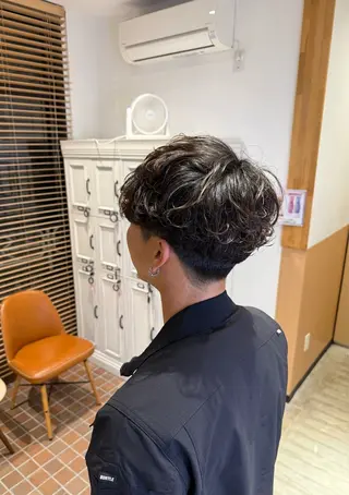 メンズ メンズ パーマ特化のヘアスタイル