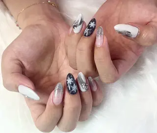 ネイル more Private Nail Salon所属・K. makiのネイルデザイン