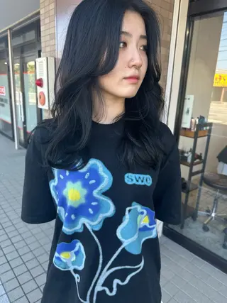 ロング カラー YURIK Aのヘアスタイル