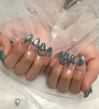 ネイル Roi〈ロワ〉 Rinneのネイルデザイン