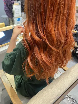 セミロング デザイン🥇複雑履歴 ハイトーン特化のヘアスタイル