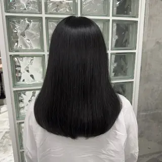 カラー 秋永 鈴のヘアスタイル