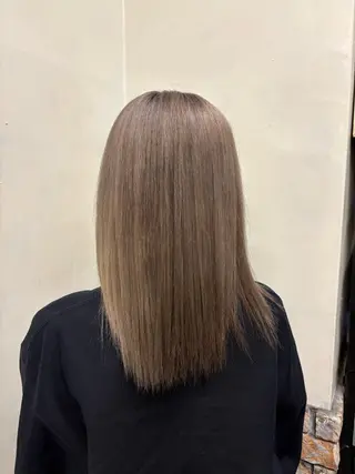 セミロング GATE.所属・梅田／ハイトーン ／アレンジ／りなのヘアスタイル