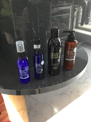 FAVORE 【ファヴォーレ】のヘアスタイル