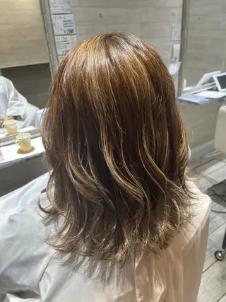 ミディアム ハイトーン ／ レイヤー/吉田陸斗のヘアスタイル