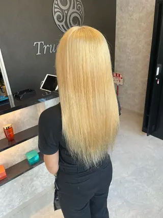 ロング ハイトーン ／ レイヤー/吉田陸斗のヘアスタイル