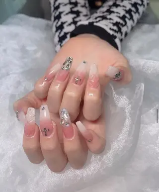 ネイル Hin Nail Osaka所属・Hin Nailsのネイルデザイン