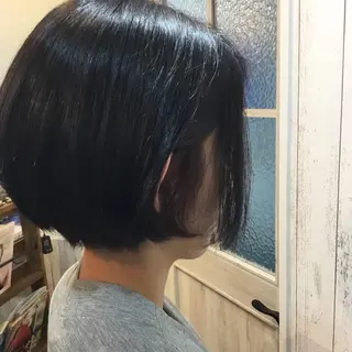 ショート カラー embrace エンブレイスのヘアスタイル