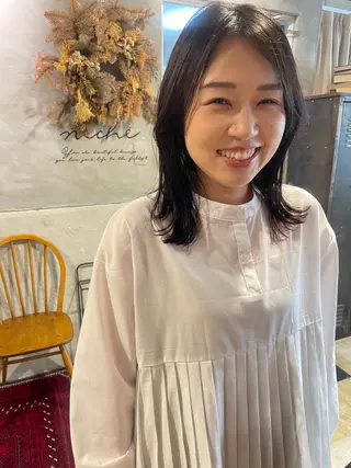 ミディアム さの あやねのヘアスタイル