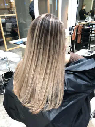 セミロング 顔タイプ診断®︎ ミルクティーカラーのヘアスタイル