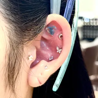 apollo 横浜所属・横浜🦋ハイトーン 🫐耳つぼジュエリーのヘアスタイル