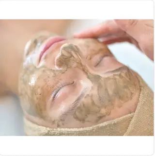 【医療提携】幹細胞艶玉ハーブピーリング glow所属・肌質改善専門 【医療提携】glowのエステ・リラクイメージ