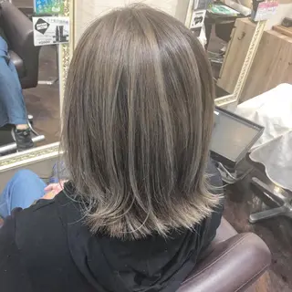ミディアム 岸川 恭子のヘアスタイル