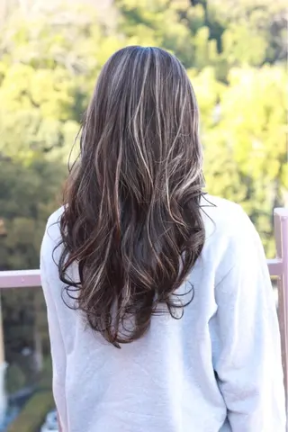 ロング カラー Viage （ビアージュ）のヘアスタイル