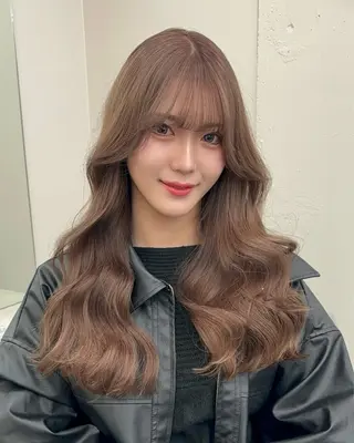 ロング カラー ONYX所属・ブリーチ/ハイトーン ミルクティー/ハルトのヘアスタイル