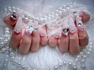 ネイル She   Nail所属・ISA_ BELLAのネイルデザイン