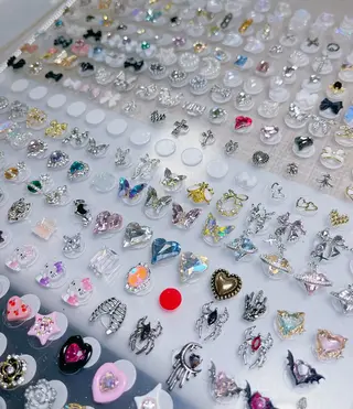 ネイル Shis_🦄shi 韓国風キラキラネイルのネイルデザイン