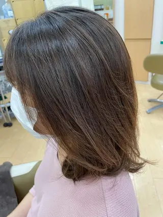 ミディアム 福原 亜祐美のヘアスタイル