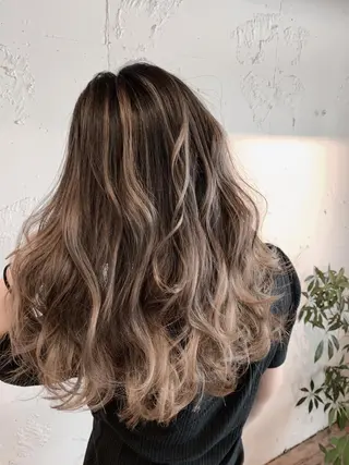 カラー Beyond（kitaro）所属・石井辰功也 フリーランス美容師のヘアスタイル