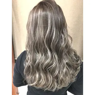 ロング カラー 井上 一平のヘアスタイル