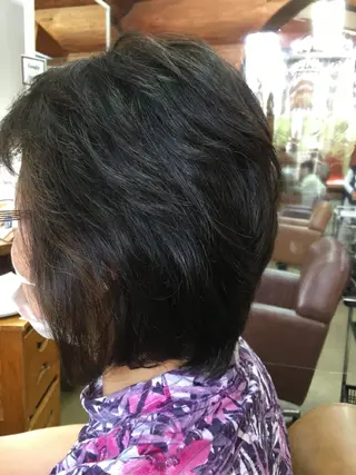 ミディアム 中谷 浩子のヘアスタイル