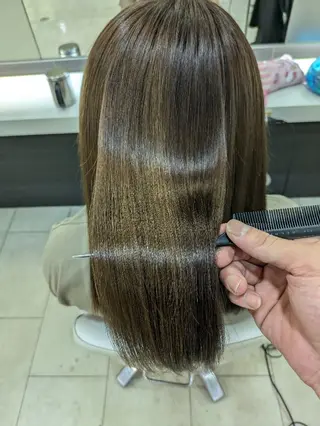 セミロング カラー ✨METEO導入店✨ 髪質改善×縮毛矯正のヘアスタイル