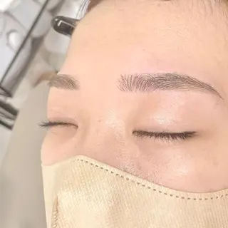 アイブロウ Paulele. 副店長Mizukiのマツエク・マツパデザイン