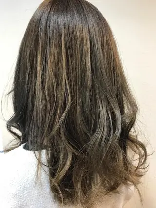 セミロング カラー パーマ、髪質改善 川崎祐介のヘアスタイル