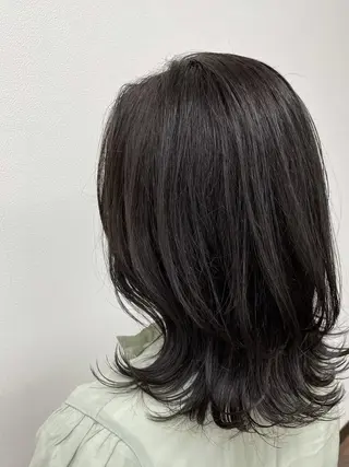 セミロング 小林 愛花のヘアスタイル