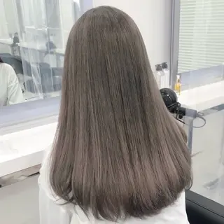 ミディアム レイヤーカット✂︎ ハイトーン🧋ひろむのヘアスタイル