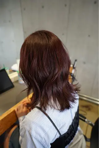 ミディアム 古川 杏果のヘアスタイル