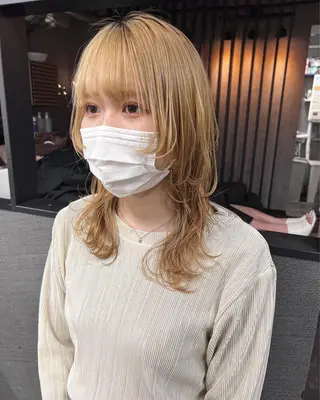 セミロング ブリーチ/ウルフ ハッシュカット/石山のヘアスタイル