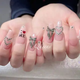 ネイル Queens テイのネイルデザイン