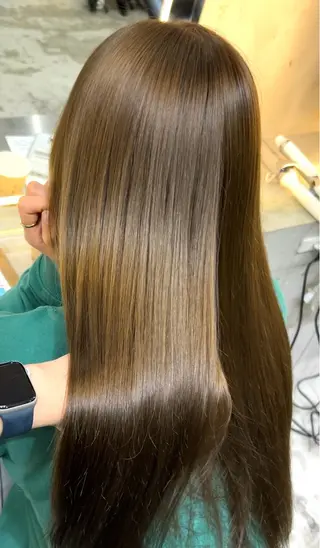 カラー 艶カラー／レイヤー／ 髪質改善／Kanonのヘアスタイル