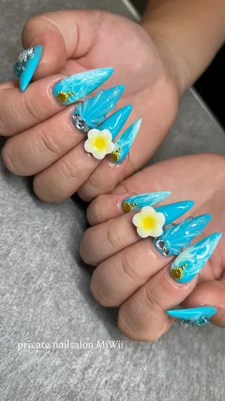 ネイル 𝐧𝐚𝐢𝐥 𝐌𝐢𝐖𝐢𝐢のネイルデザイン