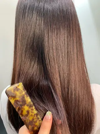 ロング 掛川 愛菜のヘアスタイル