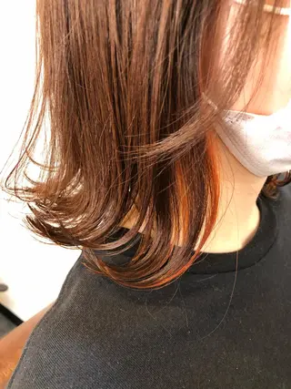 ミディアム カラー 出雲 莉奈のヘアスタイル