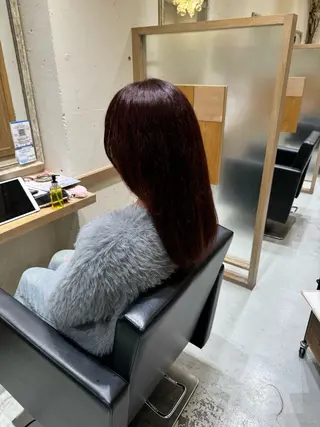 セミロング レイヤー/顔周り/透 明感カラー/うる艶のヘアスタイル