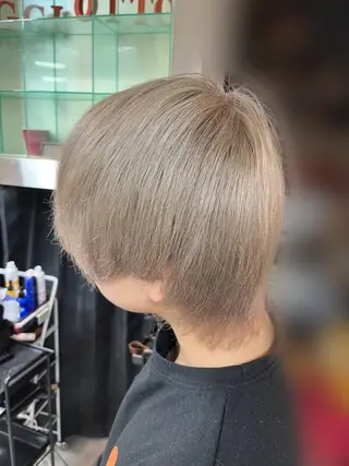 カラー インナー×縮毛矯正 ピンクカラー澤井里菜のヘアスタイル