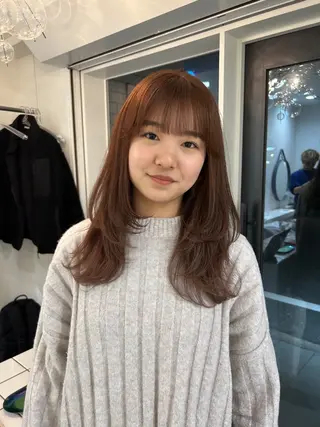 セミロング カラー Koto🌿 ブリーチなしカラーのヘアスタイル
