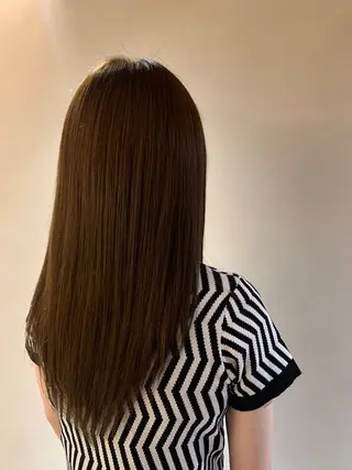 ロング カラー 室谷 ゆりあのヘアスタイル