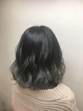 カラー 工藤 綾華のヘアスタイル