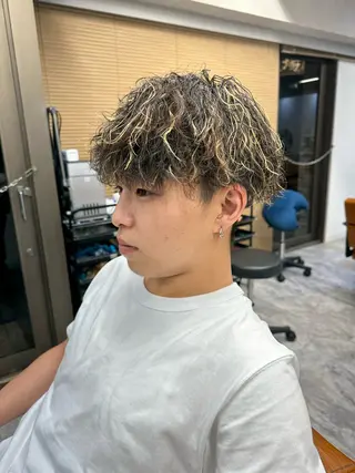 パーマ メンズ naito/ブリーチ /エクステ/縮毛のヘアスタイル