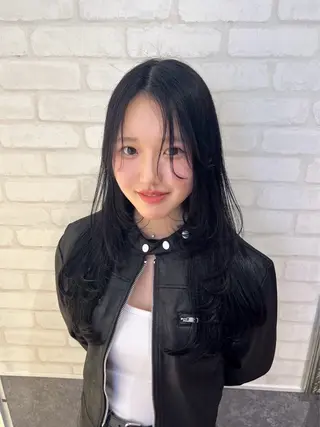 ロング カラー LUNON fieju所属・松本 沙城のヘアスタイル