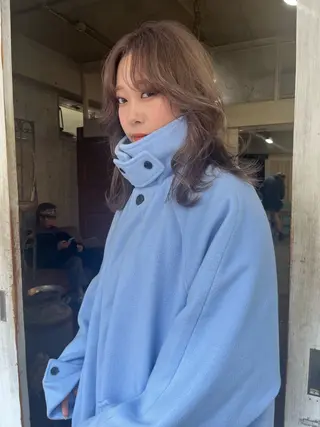 ミディアム ハイトーン/顔まわり レイヤー/YUKAのヘアスタイル