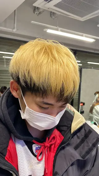 カラー Seleneコウキ ブリーチ/ハイトーンのヘアスタイル