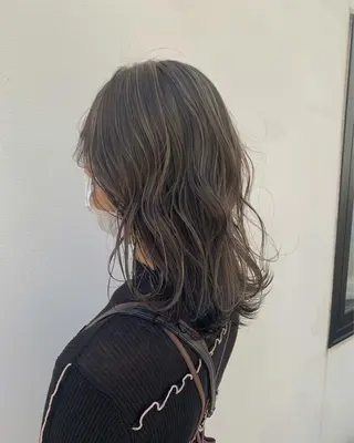 セミロング ブリーチ/ウルフ ハッシュカット/石山のヘアスタイル