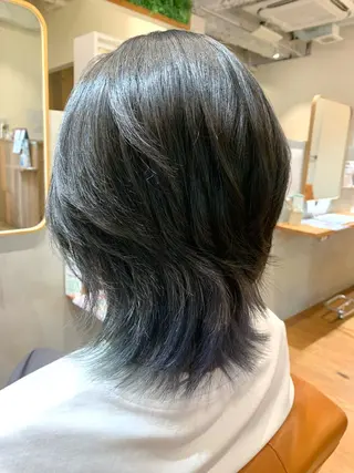 セミロング 秋野 遥のヘアスタイル